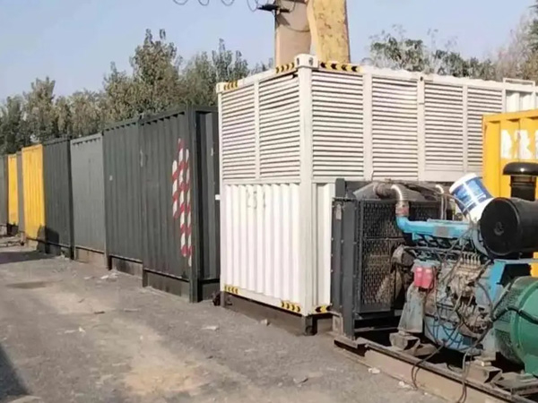 德阳200KW柴油发电机机组每小时油耗是多少？